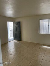 2417 West Campbell Ave-Unit -202 in Phoenix, AZ - Building Photo - Building Photo