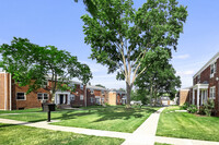 Matawan Court Apartments in Matawan, NJ - Foto de edificio - Building Photo