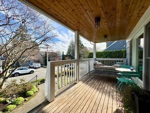 7305 53rd Ave NE in Seattle, WA - Building Photo - Building Photo