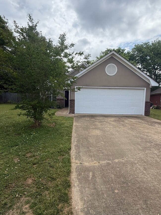 550 Albany St in Tupelo, MS - Building Photo - Building Photo