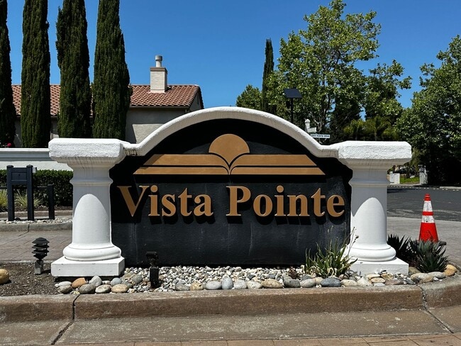 property at 1105 Vista Pointe Cir