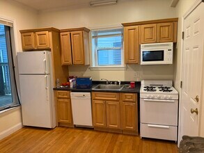 1576 Cambridge St, Unit 3T in Cambridge, MA - Building Photo - Building Photo