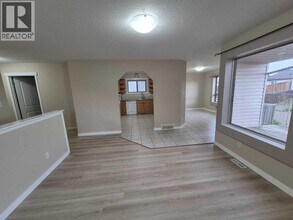 467 Blackfoot Manor W in Lethbridge, AB - Building Photo - Building Photo