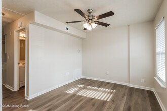 3125 Greenwood Ave in Louisville, KY - Foto de edificio - Building Photo