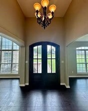 305 Tyler Dr in Orange, TX - Building Photo - Building Photo