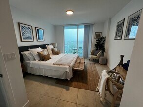 1011 NW 19th Ct, Unit C2 in Miami, FL - Foto de edificio - Building Photo