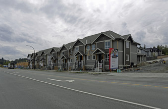 Cliffstone in Maple Ridge, BC - Building Photo - Building Photo