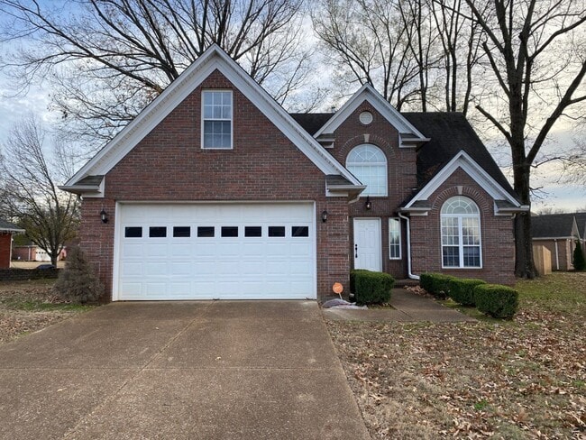 property at 32 Wyndelake Cv