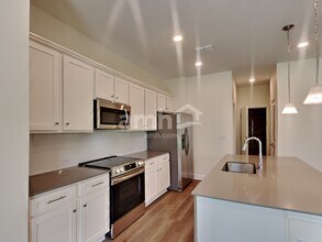 27165 St Andrews Ave in Wesley Chapel, FL - Foto de edificio - Building Photo