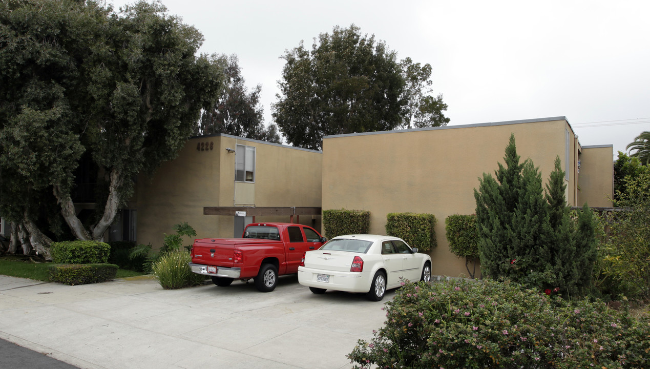 4226 Cleveland Ave in San Diego, CA - Foto de edificio
