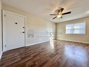 909 Leisure Square in Virginia Beach, VA - Building Photo - Building Photo
