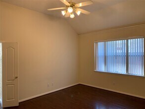 17507 Colony Creek Dr in Spring, TX - Foto de edificio - Building Photo