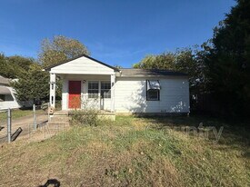 6407 E King St in Tulsa, OK - Building Photo