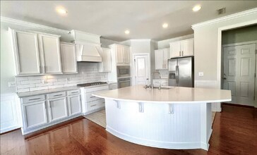 2401 Pecan Ridge Way in Apex, NC - Building Photo - Building Photo