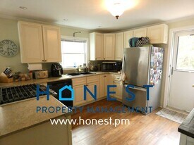 113 Williamson Rd in Manchester, ME - Building Photo