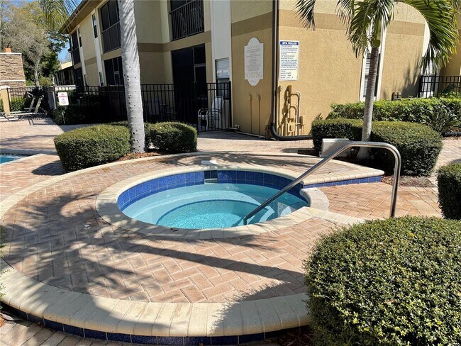 10195 Sailwinds Blvd N in Largo, FL - Building Photo - Building Photo