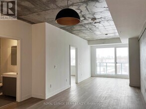 1655 Carling Ave in Ottawa, ON - Building Photo - Building Photo