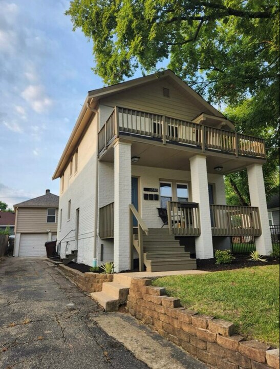 6848 Buckingham Pl in Cincinnati, OH - Foto de edificio
