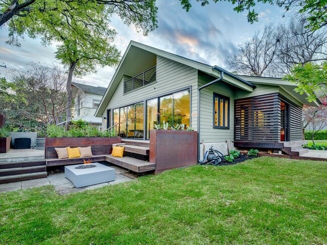 2201 Bowman Ave in Austin, TX - Foto de edificio - Building Photo