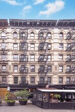 254 Broome St in New York, NY - Foto de edificio - Building Photo