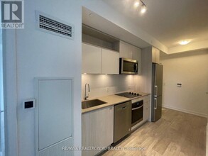 135-135 Lower Sherbourne St in Toronto, ON - Building Photo - Building Photo
