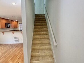 12331 10th Pl NE in Seattle, WA - Building Photo - Building Photo