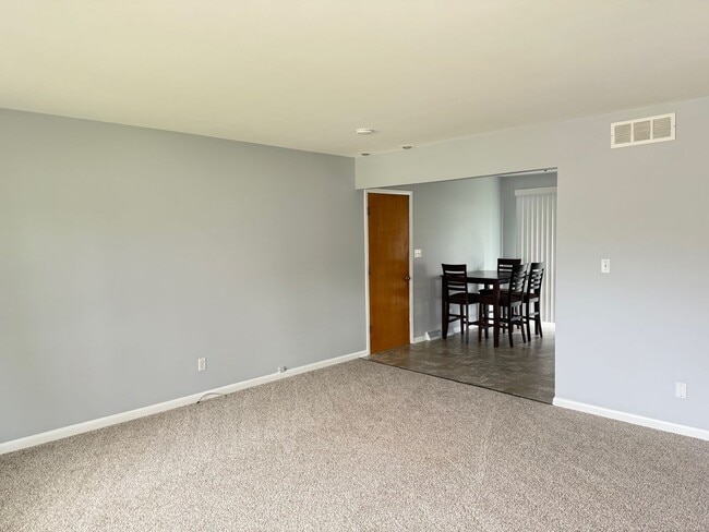 500 Highpoint Rd in Normal, IL - Building Photo - Building Photo