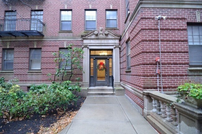 43 Linnaean St, Unit #1