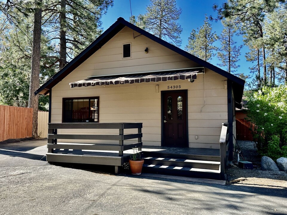 54305 Pine Crest Ave in Idyllwild, CA - Building Photo