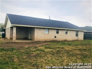 168 Plainview Dr in Poth, TX - Building Photo - Building Photo