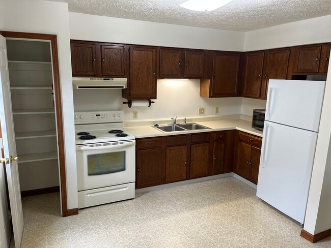 1884 Shawnee Dr, Unit 1884 in Sidney, OH - Building Photo - Building Photo