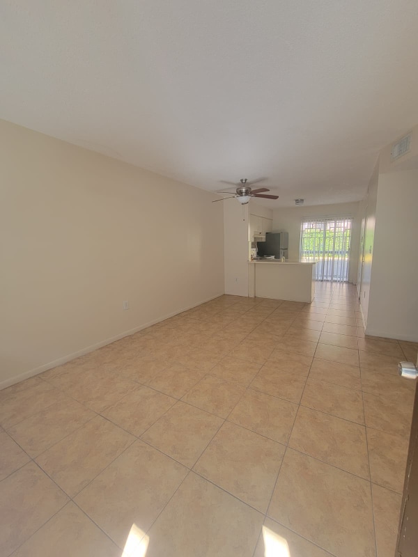 5320 W 21st Ct in Hialeah, FL - Building Photo - Building Photo