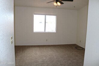 9690 N Donegal Pl in Tucson, AZ - Building Photo - Building Photo
