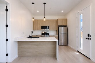 5531 Olvera Ave in San Diego, CA - Building Photo - Building Photo