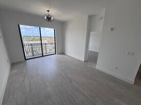 511 Lucerne Ave in Lake Worth Beach, FL - Building Photo