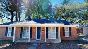 2716 Forsyth Ln in Montgomery, AL - Building Photo