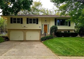 1122 33rd St in West Des Moines, IA - Building Photo