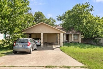 818 Sirocco Dr in Austin, TX - Building Photo - Building Photo