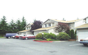 West Estates Condominiums in Everett, WA - Building Photo - Building Photo