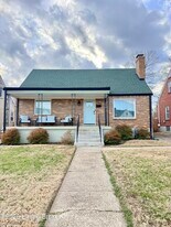 3016 Carson Way in Louisville, KY - Building Photo