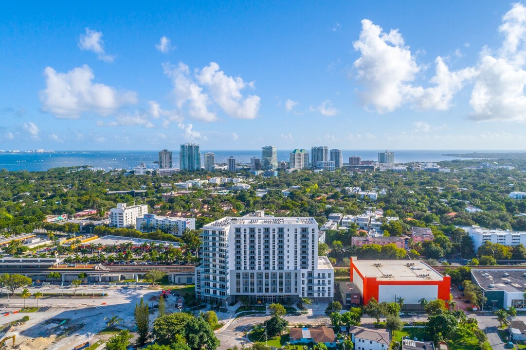 Zoi House Grove in Miami, FL - Foto de edificio