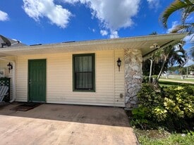 5706 Palmetto Dr in Fort Pierce, FL - Building Photo