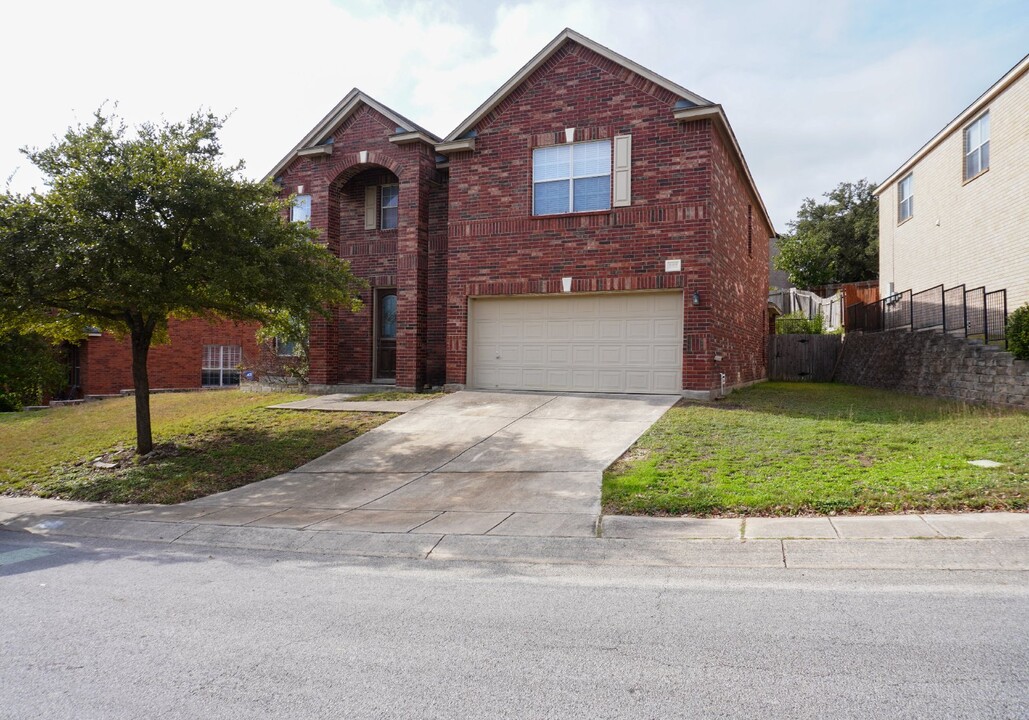 607 Mesa Loop in San Antonio, TX - Building Photo