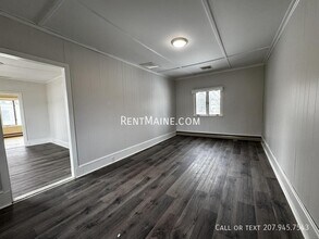 5 Grove St in Waterville, ME - Building Photo - Building Photo