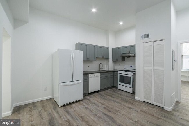 property at 1726 Pine St