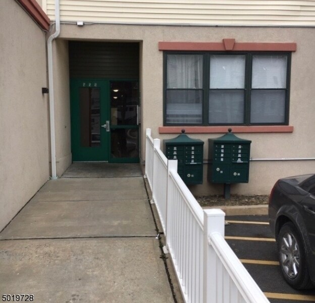 552 Joyce St-Unit -108 in Orange, NJ - Building Photo