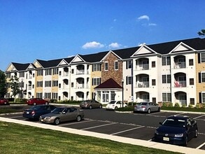 Montage at Hamilton Apartments 55+ Community in Hamilton, NJ - Building Photo - Building Photo