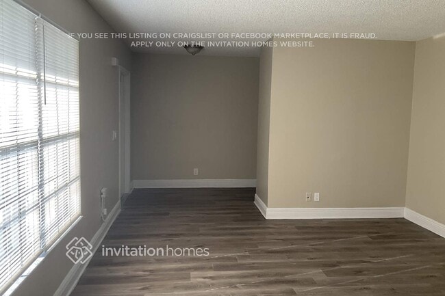 132 La Mancha Ave in Royal Palm Beach, FL - Building Photo - Building Photo