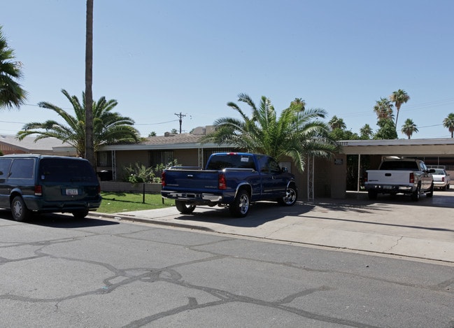 1715-1717 E 5th Ave in Mesa, AZ - Foto de edificio - Building Photo