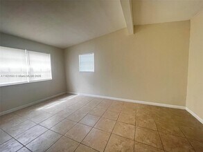 3350 SW 37th St in West Park, FL - Building Photo - Building Photo